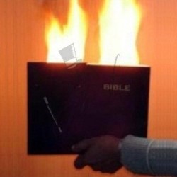 Libro en Llamas - Biblia (Hot Book - Bible)